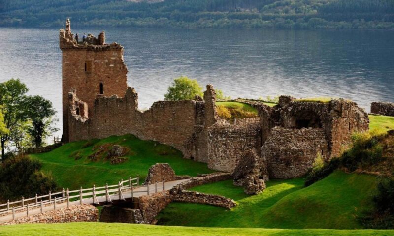 From Edinburgh: Loch Ness & Inverness Tour in Spanish - Key Points