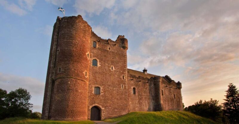 From Edinburgh: Outlander Adventure Day Tour with Entry - The Experience in Detail