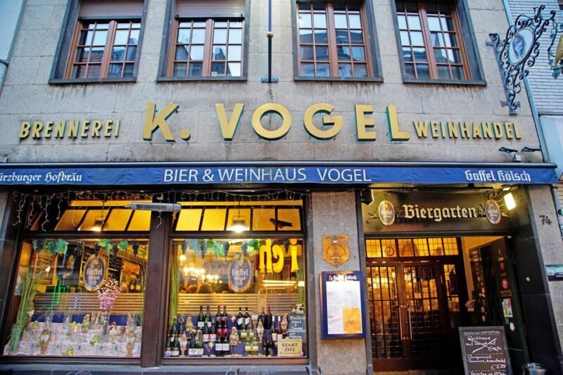 From Eigelstein to Nippes: city tour and wine hike - The Three Wine Stops: Sipping and Socializing