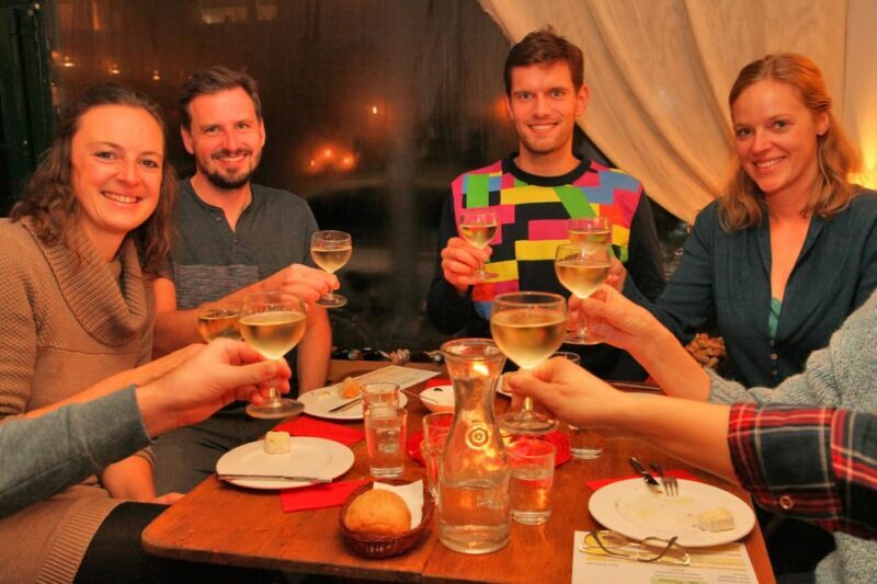 From Eigelstein to Nippes: city tour and wine hike - Food and Snacks: A Perfect Pairing