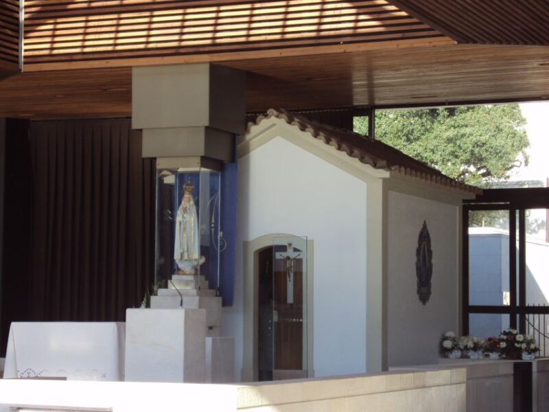 From Fatima: Private Fatima Tour with a Local Guide - Key Points