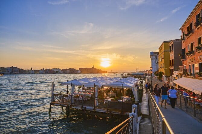From Florence to Venice: A Day Trip to the Floating City - Optional Gondola Ride: The Ultimate Venice Experience