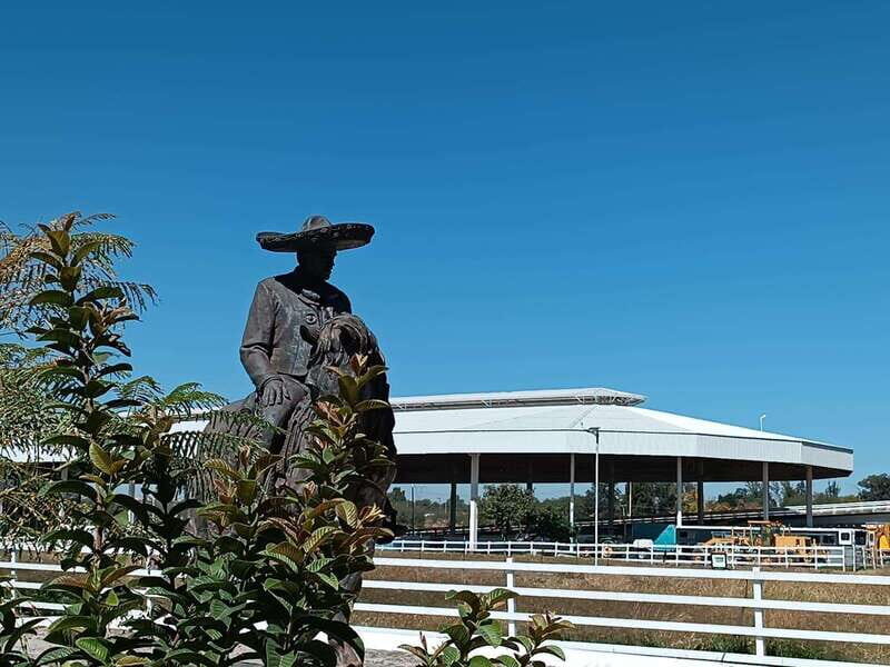 From Guadalajara to Chapala Lake: Funny and cultural tour - Frequently Asked Questions