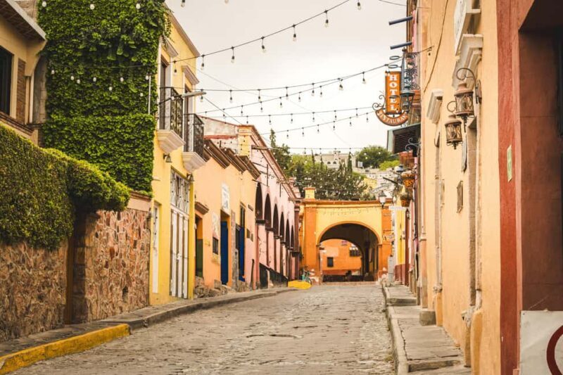 From Guanajuato: Private Tour to Queretaro & Pena de Bernal - Key Points