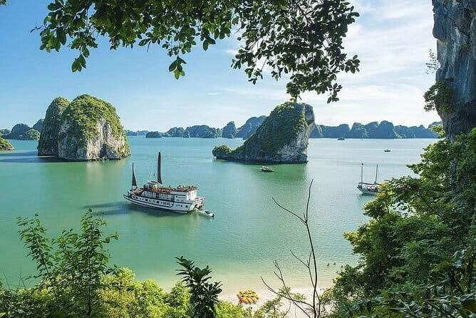 From Hanoi to Ninh Binh and Bai Tu Long Cruise 4 days 3 nights - Key Points