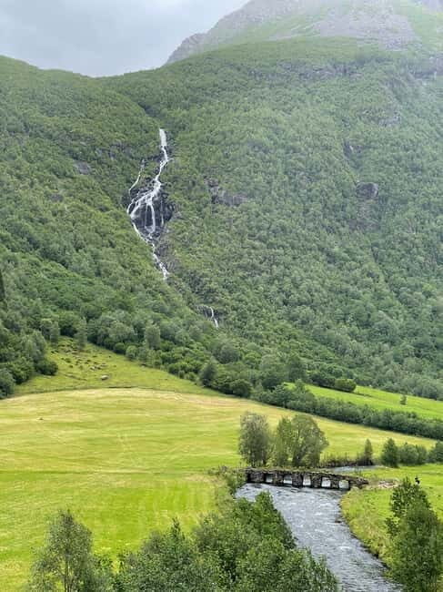 From Hellesylt: Electric Car Experience to Norangsdalen - Key Points