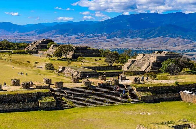 From Huatulco Cultural getaway to Oaxaca in 1 day - Transportation & Group Dynamics