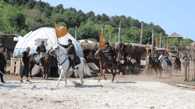 From Istanbul: Bozdag Film Plateau Day Trip with Lunch - The Journey Begins: Scenic Drive from Istanbul