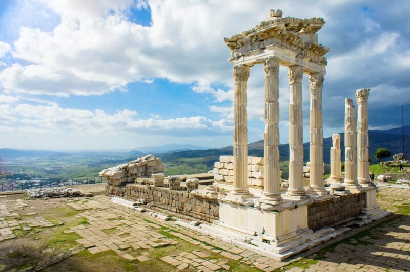 From Izmir: Private Day Trip to Acropolis of Pergamon - Who Is This Tour Best For?