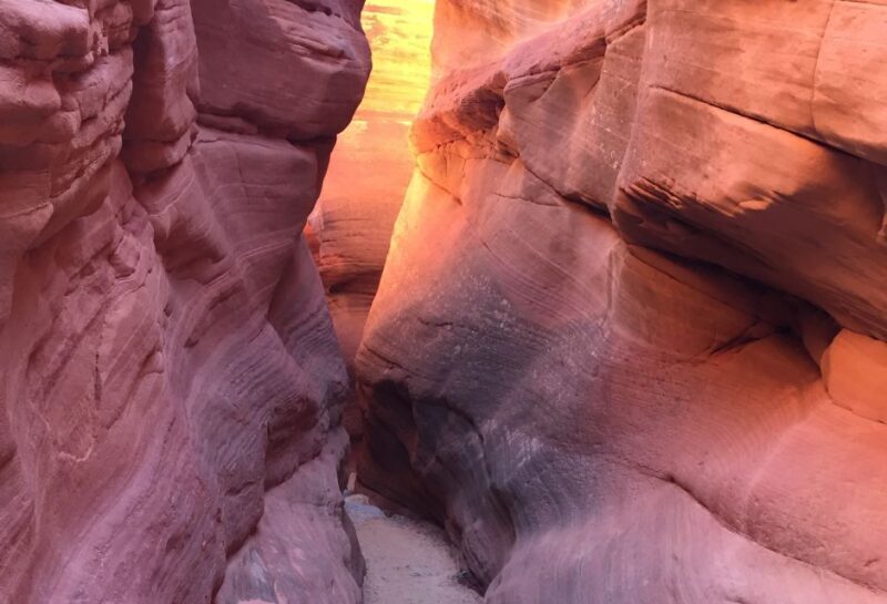From Kanab: 3-Hour Peek-a-Boo Slot Canyon Hiking Tour - From Kanab: 3-Hour Peek-a-Boo Slot Canyon Hiking Tour