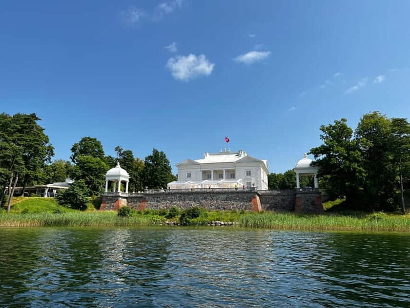 From Kaunas: Rumsiskes open air museum and Trakai castle - Exploring Rumsiskes Open-Air Museum