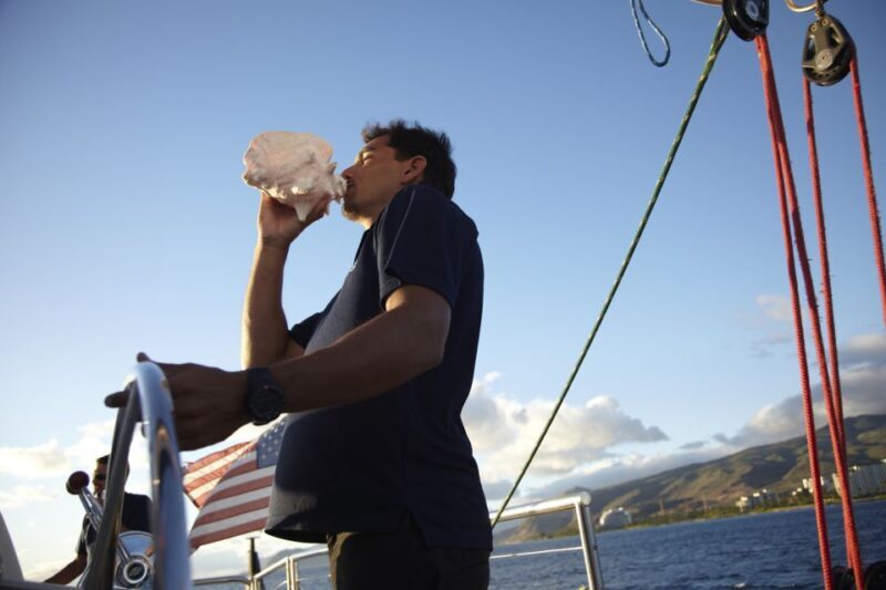From Kona: Honokohau Sunset Boat Trip with Drinks and Snacks - Practical Tips for Your Sunset Cruise