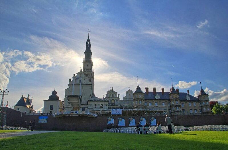 From Krakow: Black Madonna Sanctuary of Czstochowa Day Tour - FAQ
