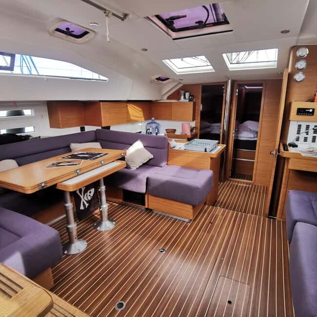 From La Trinité to Houât: a relaxing getaway on a private sailboat - A Deep Dive into the Experience