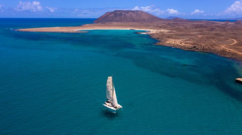 From Lanzarote: Lobos Island and Fuerteventura Day Cruise - FAQ