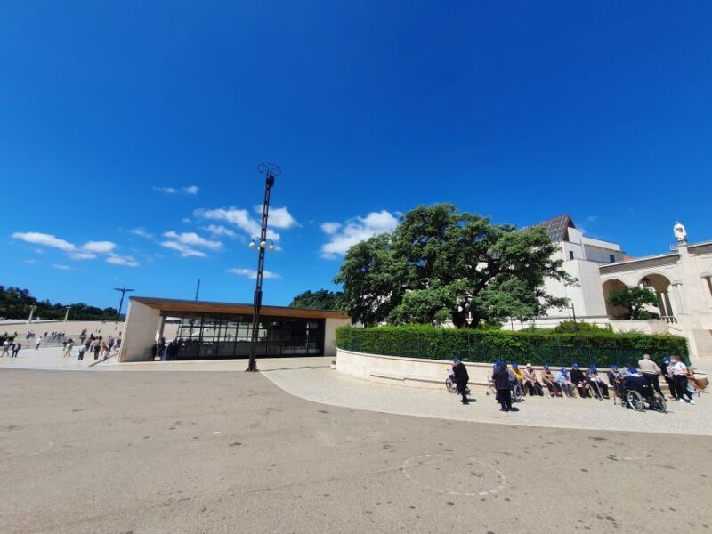 From Lisboa: Fatima, Nazare, Obidos & Batalha Full Day Tour - Frequently Asked Questions