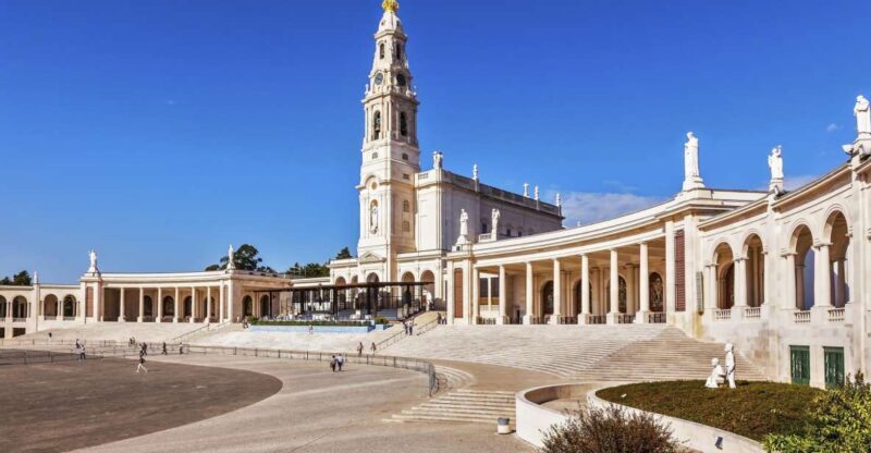 From Lisbon: Fátima, Batalha, Nazaré and Óbidos Day Tour - Exploring Portugal’s Cultural and Scenic Gems in a Day