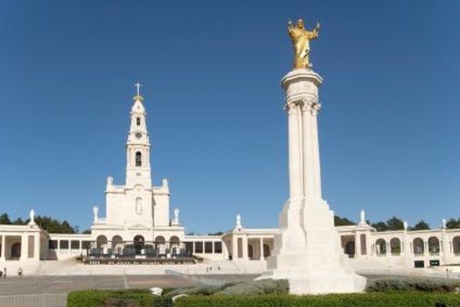From Lisbon: Fátima, Nazaré, Batalha and Óbidos Guided Tour - An In-Depth Look at the Tour Experience