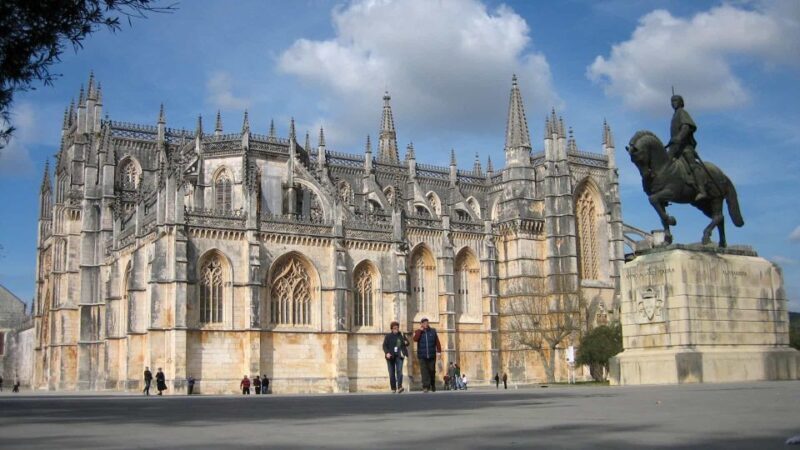 From Lisbon: Fatima, Nazaré, Óbidos Full-Day Trip - The Medieval Charm of Óbidos