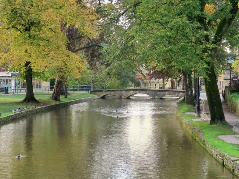 From London: Guided Cotswolds Day Trip by Luxury Coach - Key Points