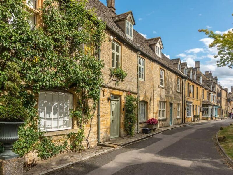 From London: Guided Cotswolds Day Trip by Luxury Coach - Visiting Bibury and Bourton on the Water