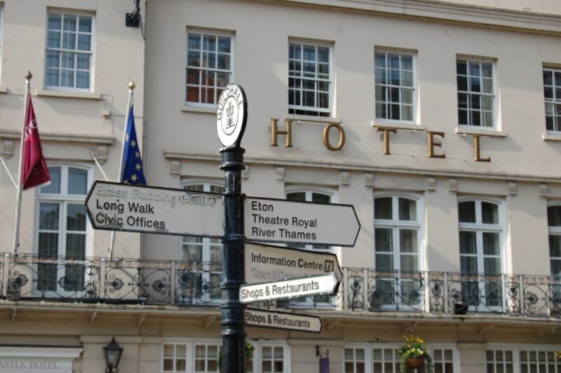 From London: Half-Day Trip to Windsor with Castle Tickets - Key Points