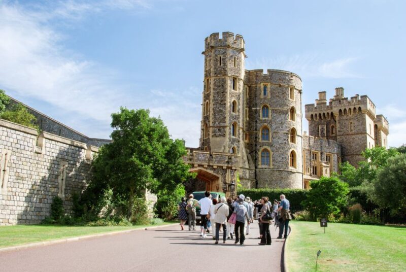 From London: Windsor Castle, Bath, and Stonehenge Day Trip - FAQs