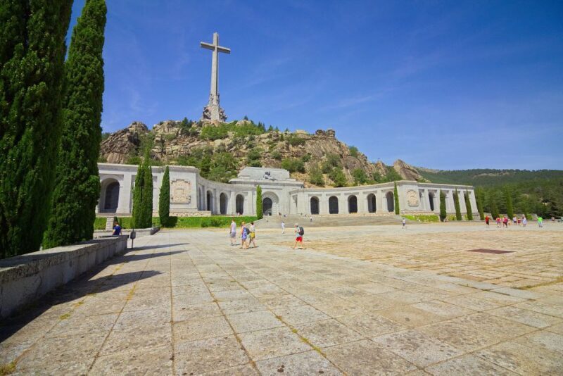 From Madrid: El Escorial and Valley's Basilica Half Day Tour - An In-Depth Look at the Tour