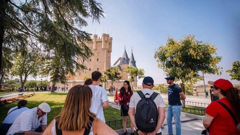 From Madrid: El Escorial, Valle de los Caídos & Segovia Trip - FAQ