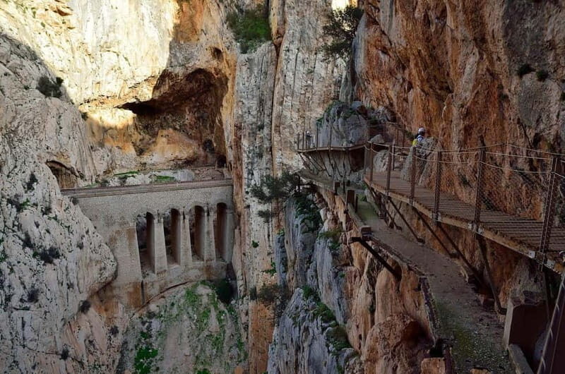 From Málaga: Round Trip Bus to Caminito del Rey + Tour with an Official Guide - What’s Included and What to Bring