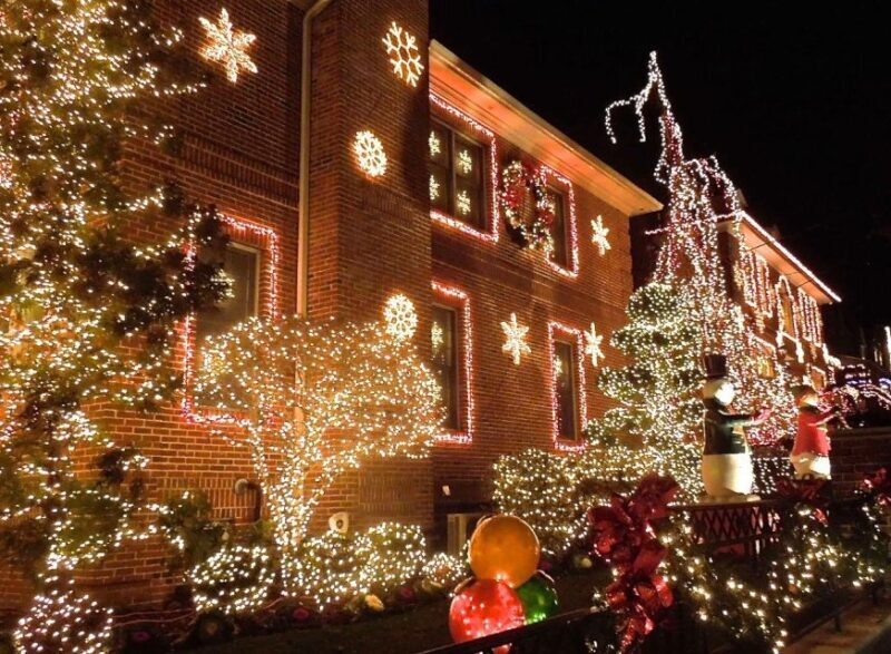 From Manhattan: 4-Hour Christmas Lights Luxury Bus Tour - An In-Depth Look at the Tour Experience