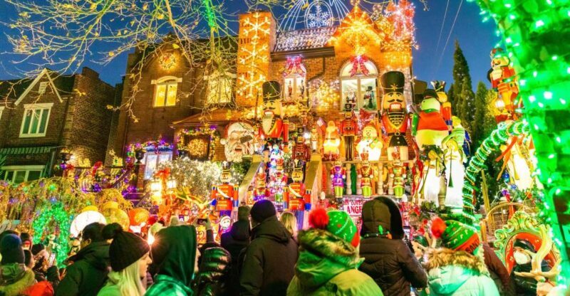 From Manhattan: 4-Hour Dyker Heights Holiday Lights Bus Tour - From Manhattan: 4-Hour Dyker Heights Holiday Lights Bus Tour