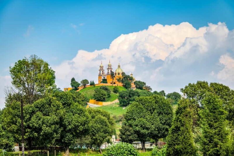 From Mexico City: Private Day Tour to Cholula, Tonantzintla, and Puebla - Santa María Tonantzintla: An Indigenous Baroque Wonder
