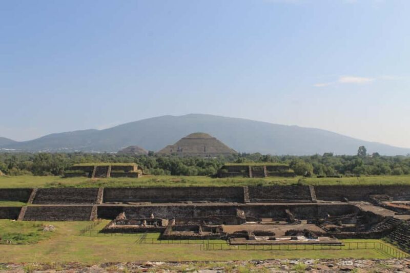 From Mexico City: Private sunset tour to Teotihuacan - Exploring Teotihuacan’s Major Monuments