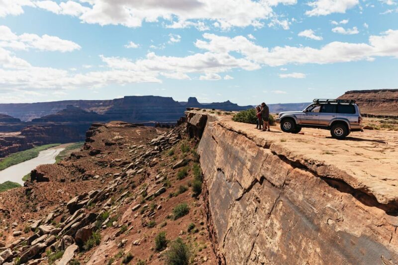 From Moab: Sky District Canyonlands National Park 4x4 Tour - What to Bring and Wear