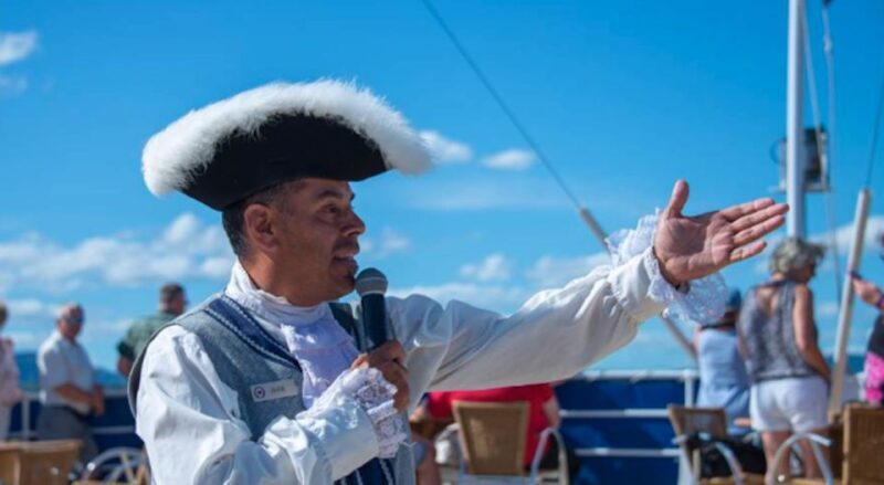 From Montréal: Québec City, River Cruise & Montmorency Falls - Scenic River Cruise