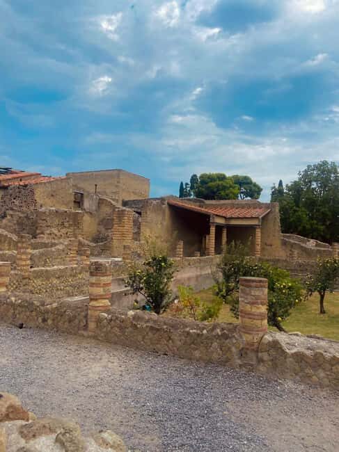 From Naples: Explore Herculaneum Ruins by bus - The Practicalities