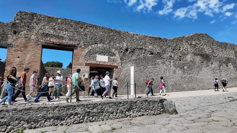 From Naples: Guided walking tour of Pompeii with entry ticket and train - FAQ