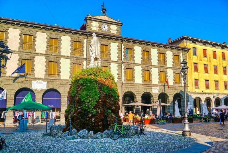 FROM NAPOLI: NAPOLY CITY TOUR - Authentic Experiences and Insights