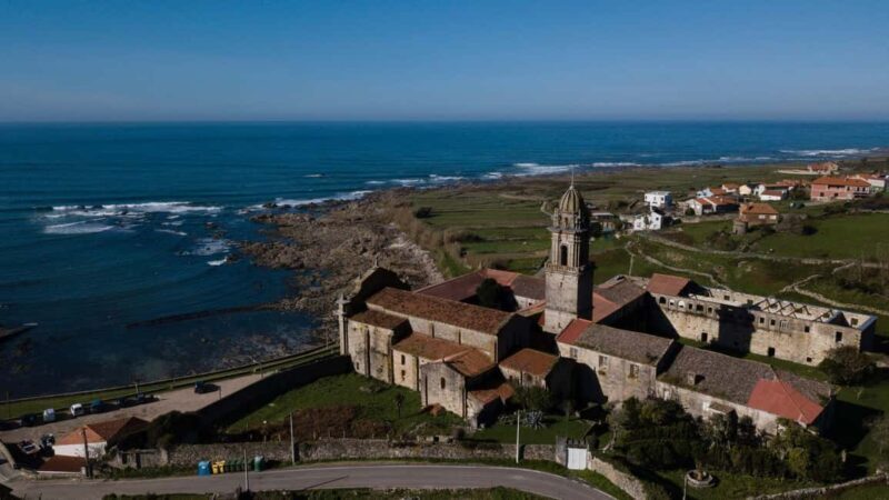 From Oia: 9-Day Guided Camino Walking Tour to Santiago - Key Points