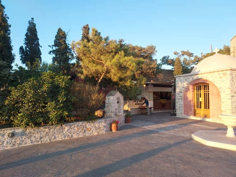 From Oia & Thera: Santorini Villages Guided Tour with Pickup - Evaluating the Tour’s Value