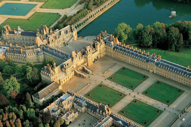 From Paris: Château de Fontainebleau and Vaux-le-Vicomte - A Tour of Two Iconic Castles