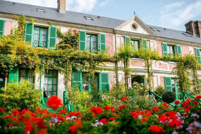 From Paris: Giverny and Versailles Palace Guided Day Trip - Key Points