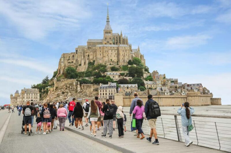From Paris: Mont Saint-Michel Tour with Hotel Pickup Service - The Itinerary in Detail