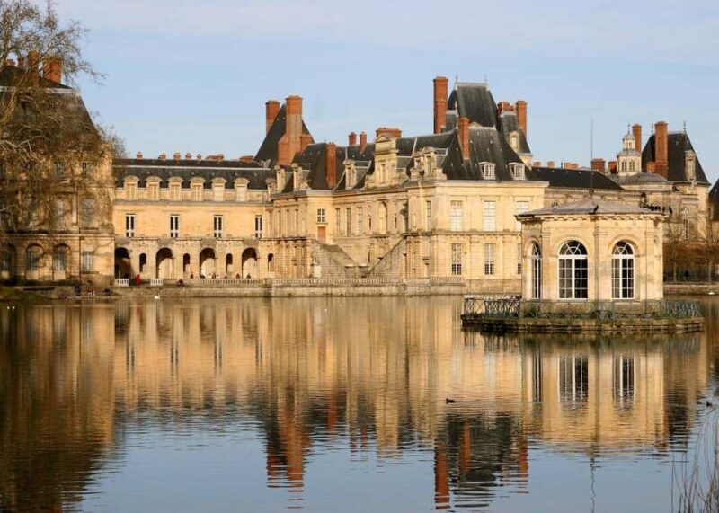 From Paris: Private Tour to Fontainebleau and Barbizon - Key Points