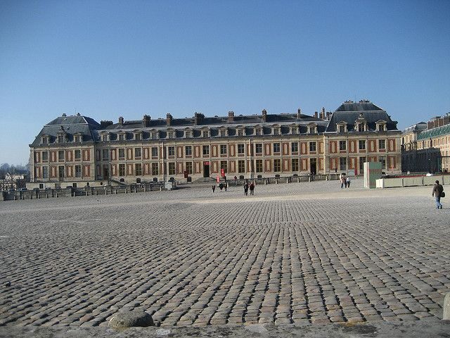 From Paris: Versailles Guided Tour by Deluxe Minibus - The Convenience of Transportation