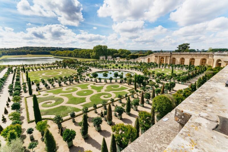 From Paris: Versailles Palace & Gardens with Transportation - A Close Look at the Versailles Experience