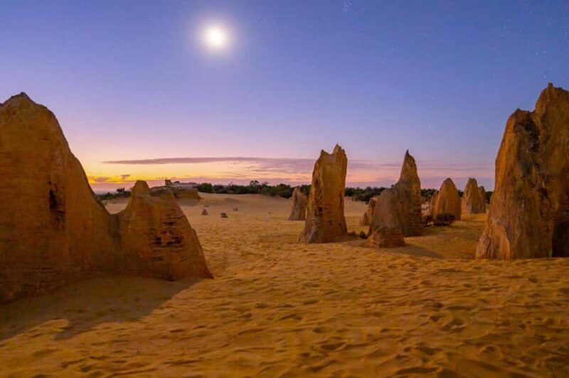 From Perth: Pinnacles Sunset and Stargazing Tour with Dinner - Dinner under the Stars