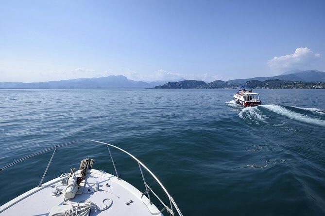 From Peschiera: Cruise on the southern coast to Sirmione - Docking and Free Time in Sirmione