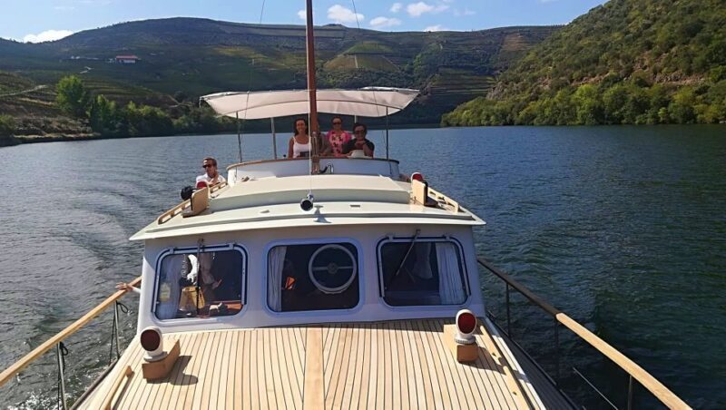 From Pinhão: Private Yacht Cruise along the Douro River - An In-Depth Look at the Douro Yacht Cruise